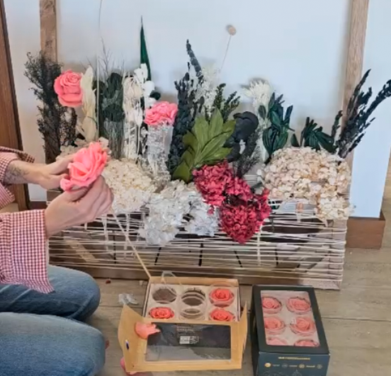 DIY 3D Floral Frame with Preserved Roses 004